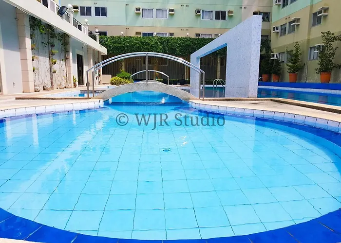 Centropolis Deluxe Couple Aparthotel 4*